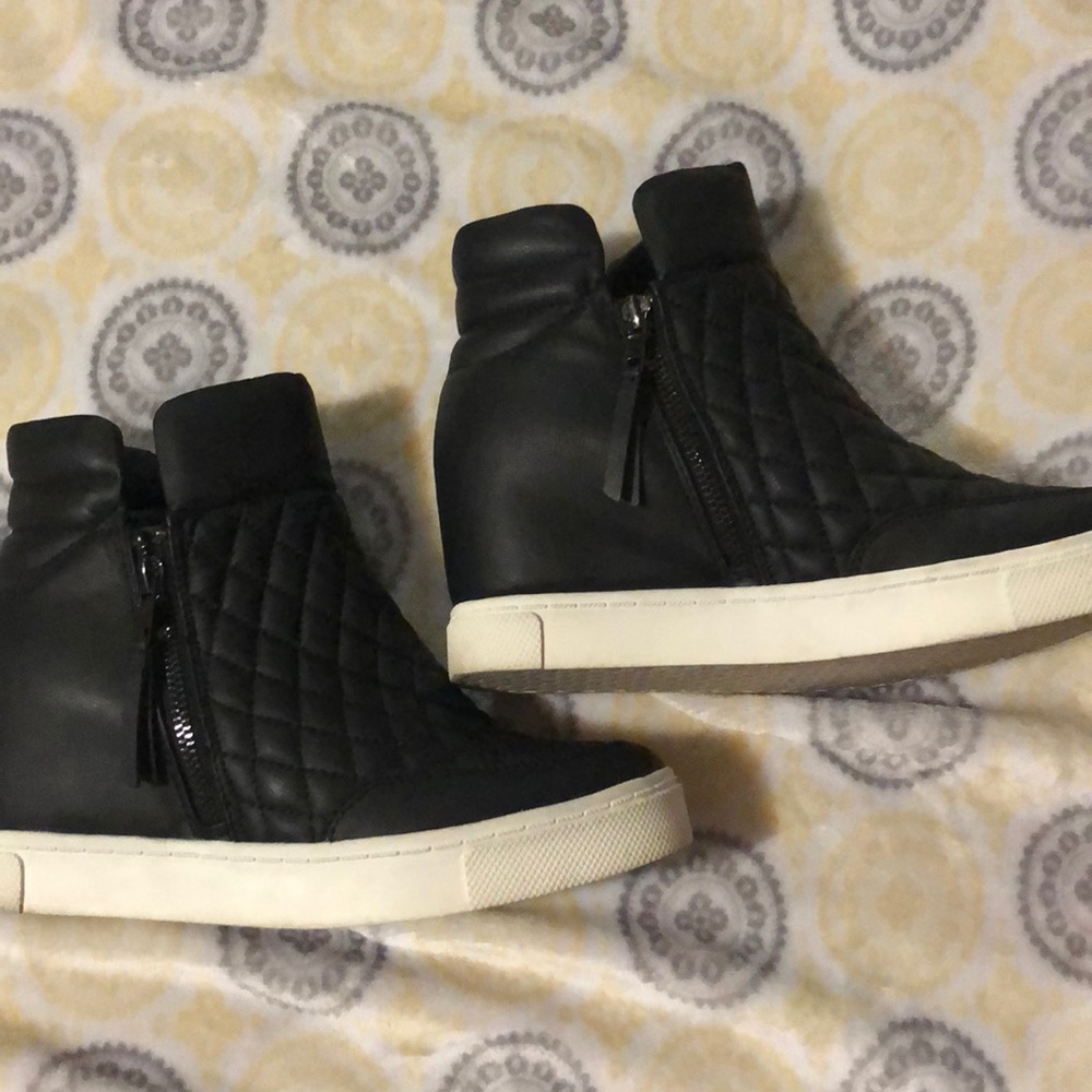 Steve Madden Quilted shoes - PERFECT CONDITION